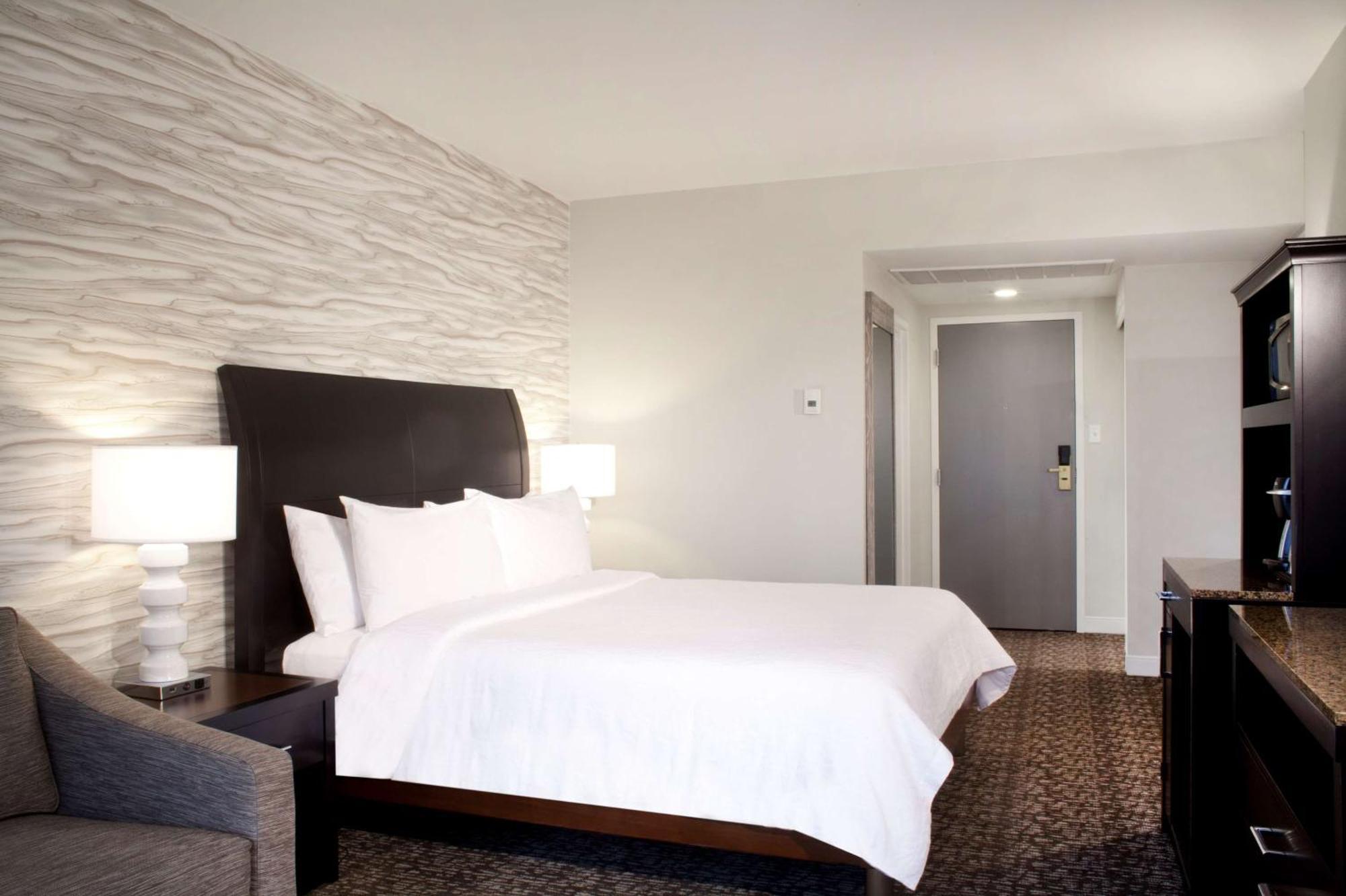 Hilton Garden Inn Austin Downtown Exterior photo