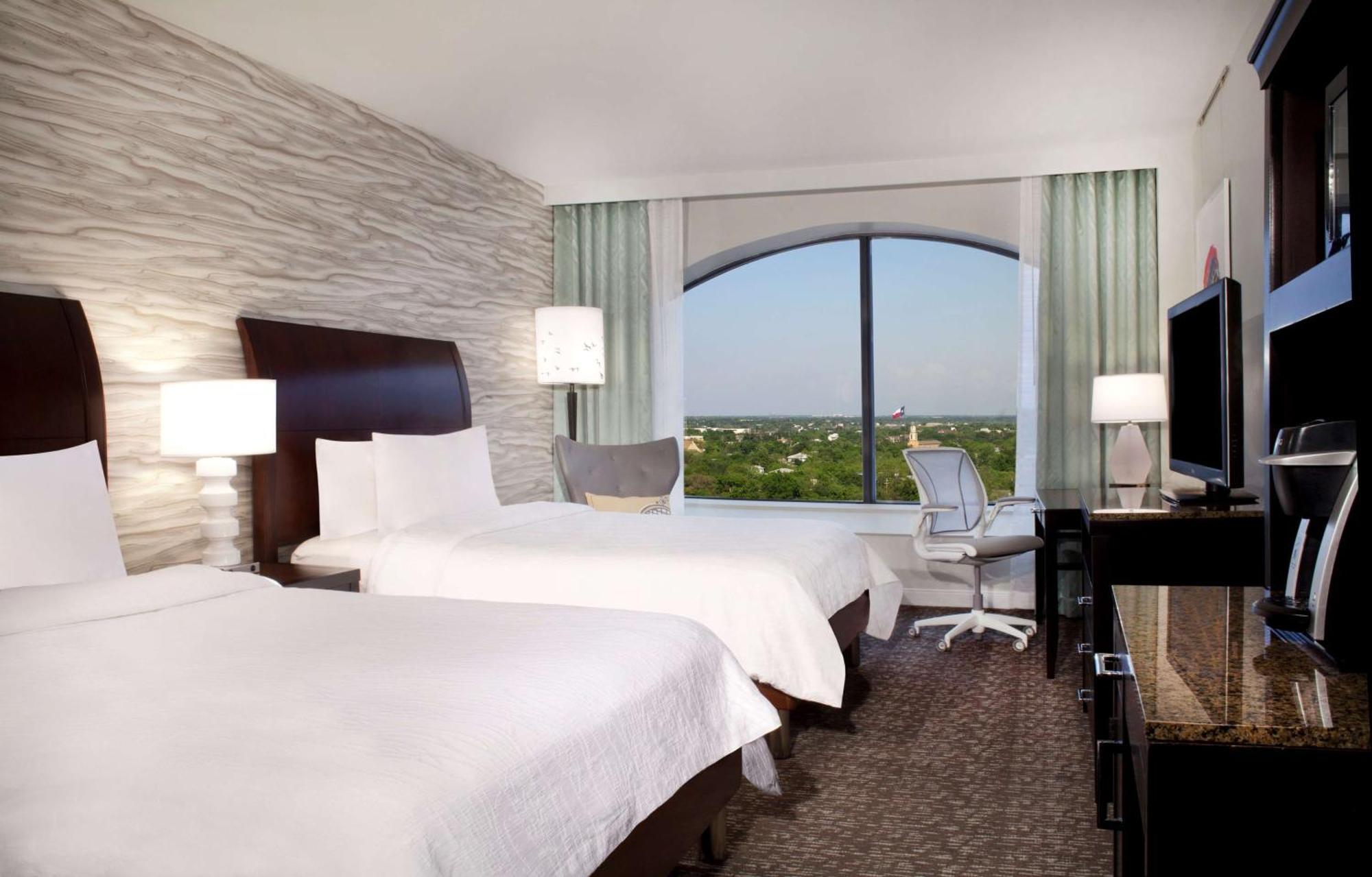 Hilton Garden Inn Austin Downtown Exterior photo